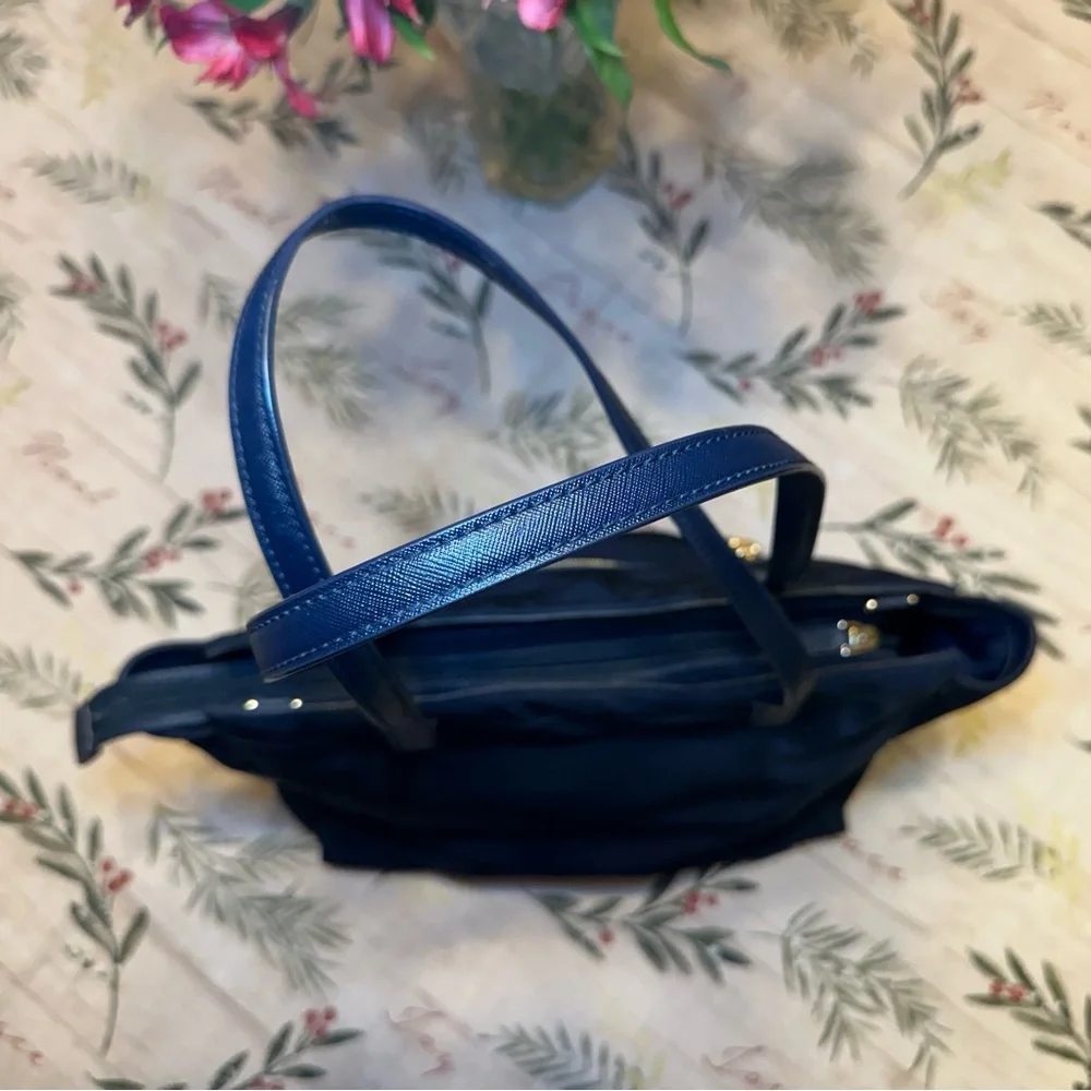 Large Michael Kors Tote - Nylon & Leather - Navy Blue - EUC - Shoulder Purse - Picture 5 of 13